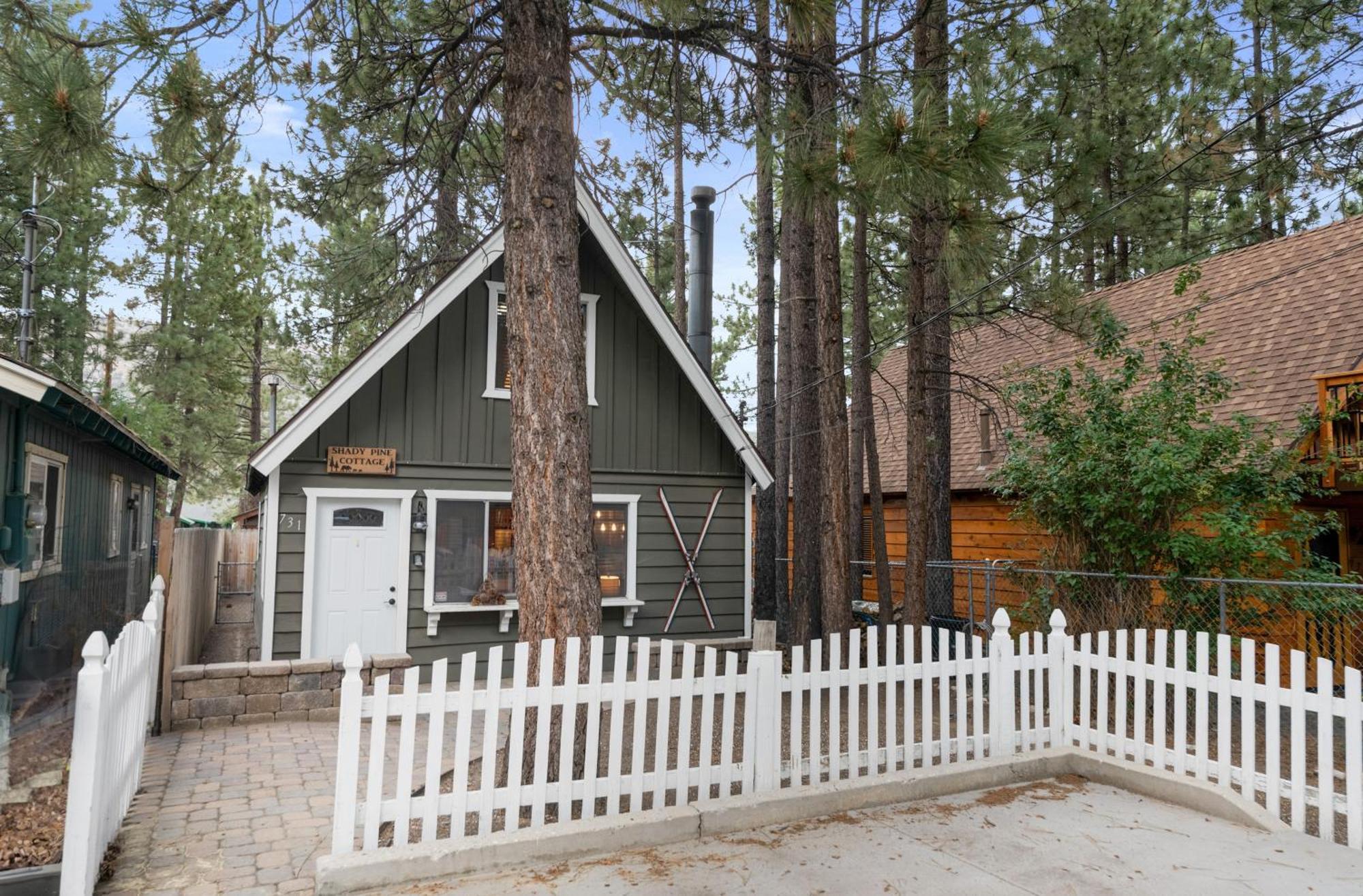 Shady Pine Cottage - This Adorable Cabin Is The Perfect Getaway For Your Next Stop In The Mountains! Big Bear City Extérieur photo